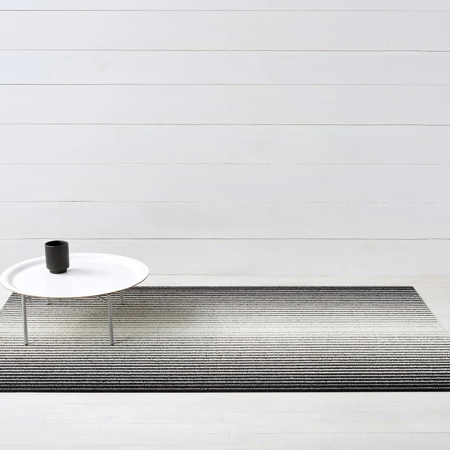 Chilewich Floormat Shag Domino Black & White