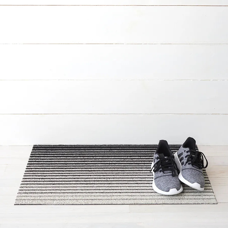 Chilewich Floormat Shag Domino Black & White